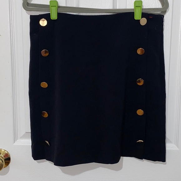 NWOT Loft Black MIDI Skirt with Gold Button Detail on Side Size 8 - Picture 1 of 5